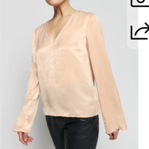 Reformation Ian Top in Champagne - Picture 3 of 12